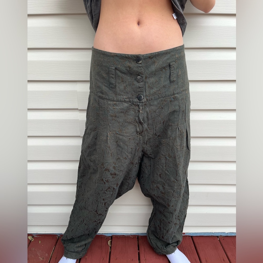 VINTAGE GREEN PARACHUTE PANTS